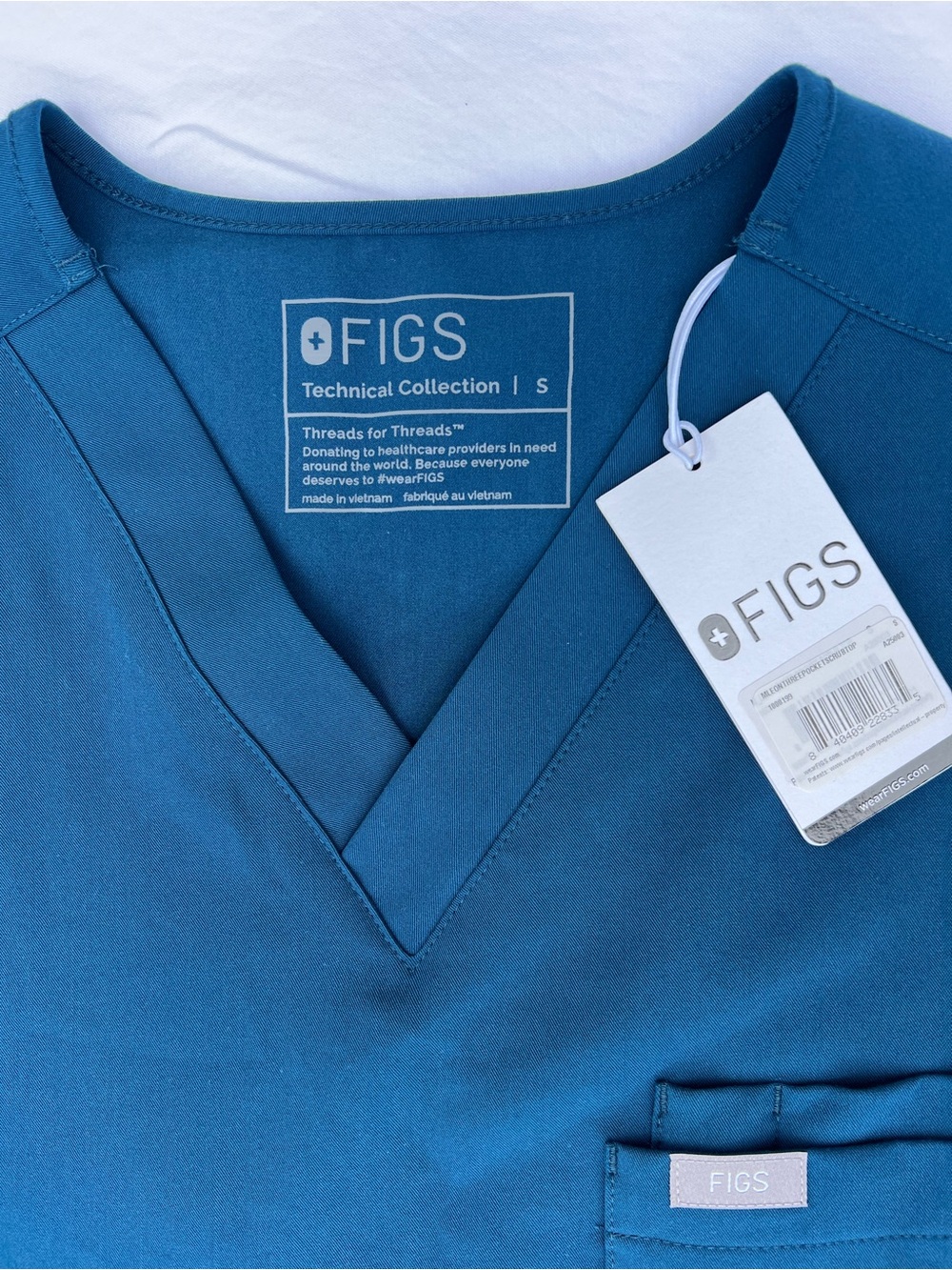FIGS NWT Men's Leon Scrub Top in Deep Reef Blue PO#9401 - Picture 3 of 5